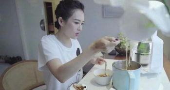 娱乐吃瓜酱女生熬夜,娱乐吃瓜酱女生的生活日常