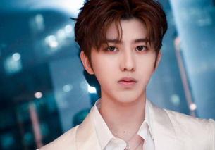 娱乐吃瓜酱蔡徐坤,从偶像到流量王，娱乐吃瓜酱带你揭秘他的成长之路